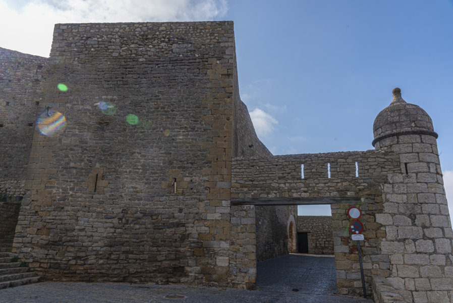 Castelló de la Plana - Morella 059 - Portal de l'Estudi.jpg